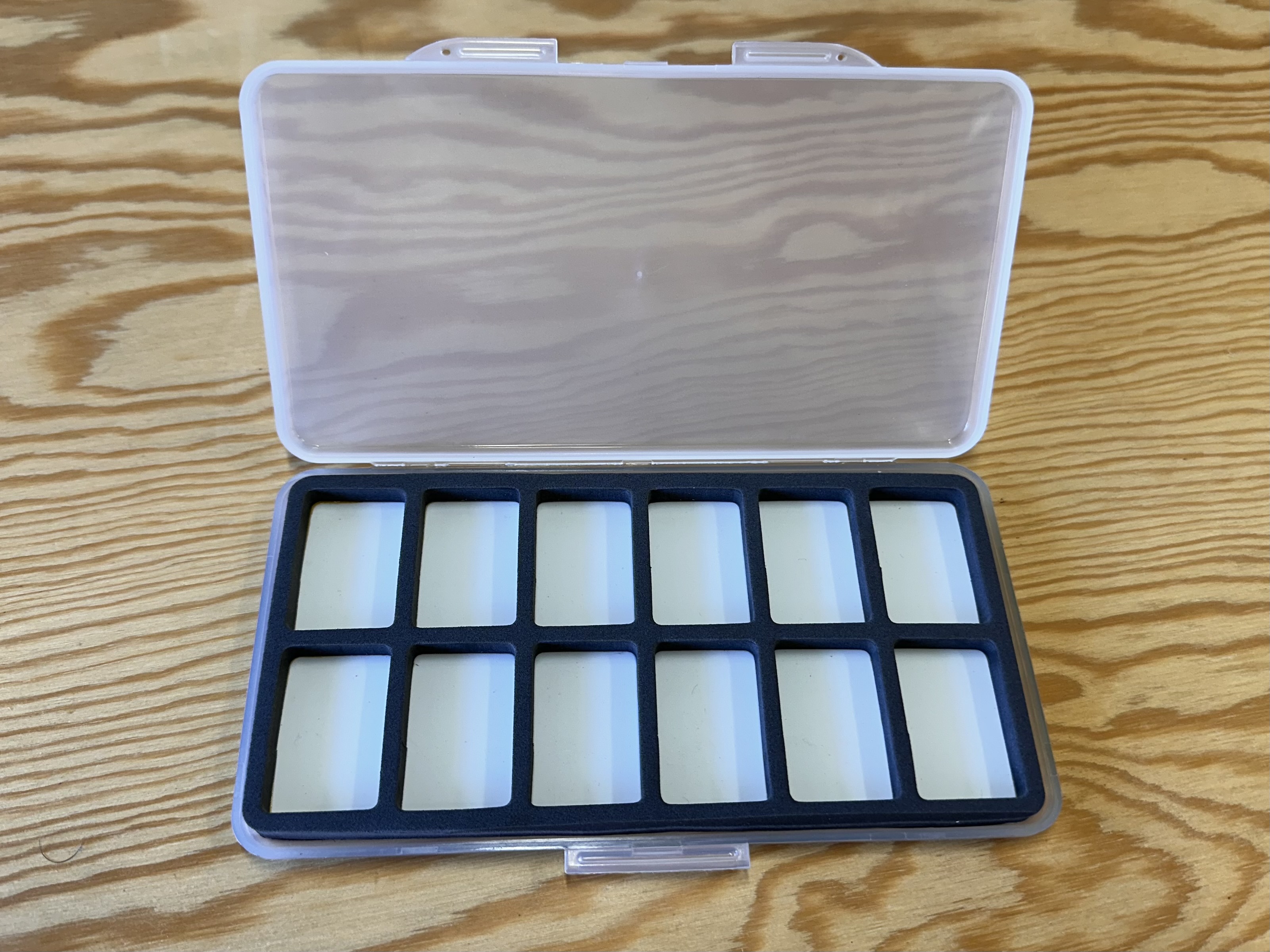 FLY BOX NA HÁČKY / MUŠKY 12 SEC 