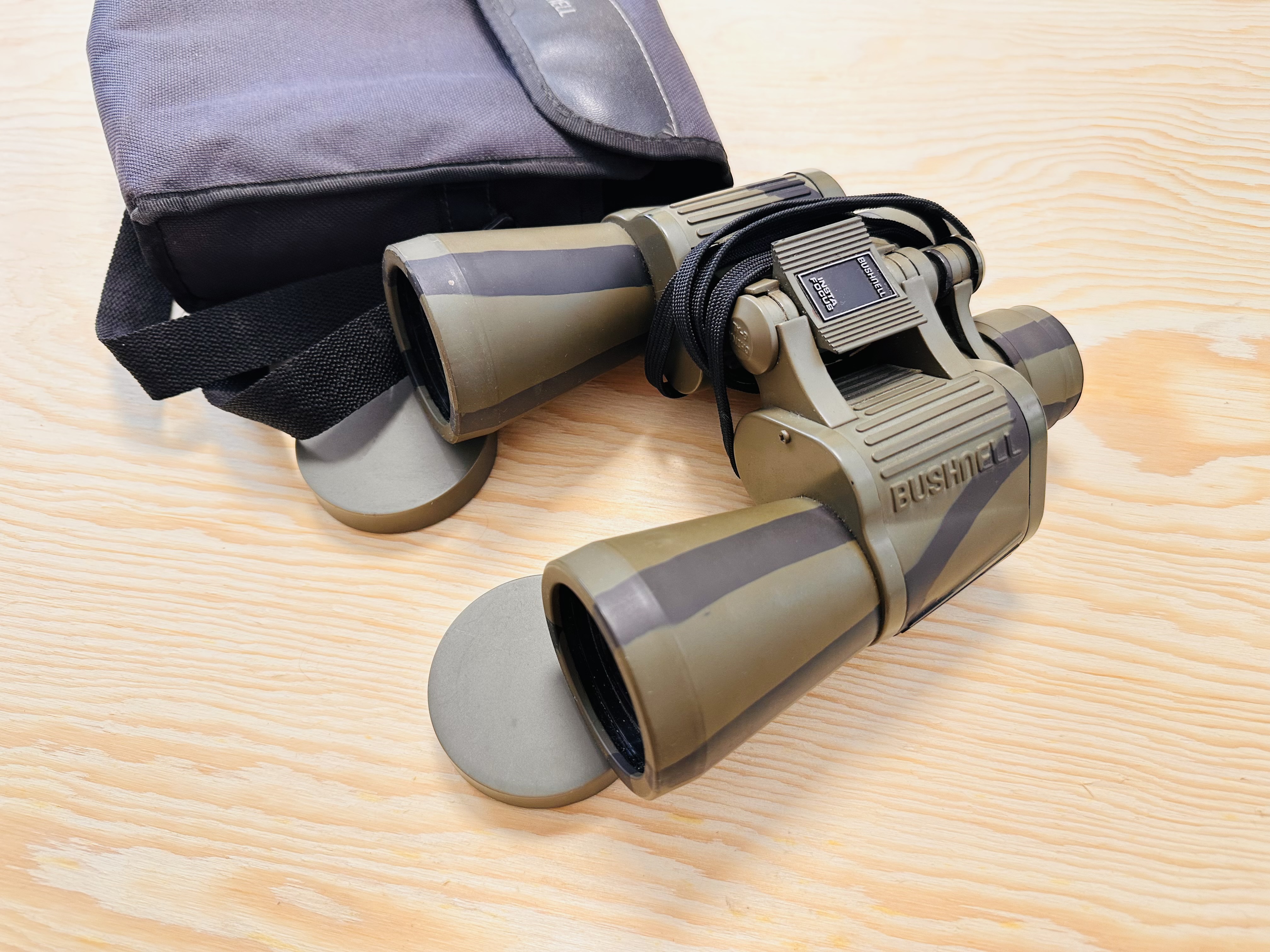 DALEKOHLED BUSHNELL 10x50