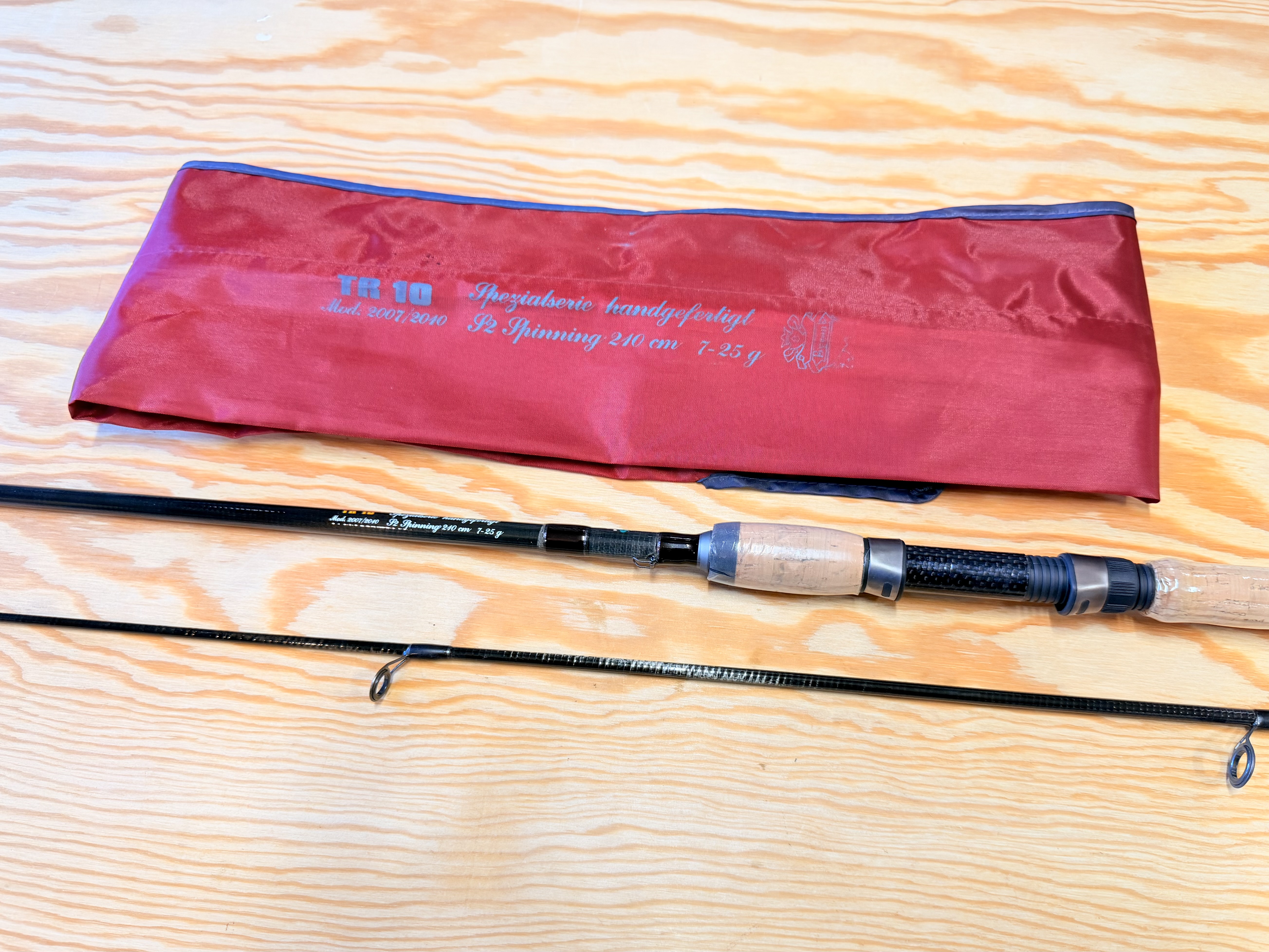 PŘÍVLAČOVÝ PRUT BYRON TR10 SPECIAL S2 SPINNING  / 2,1 m / 7-25 g 