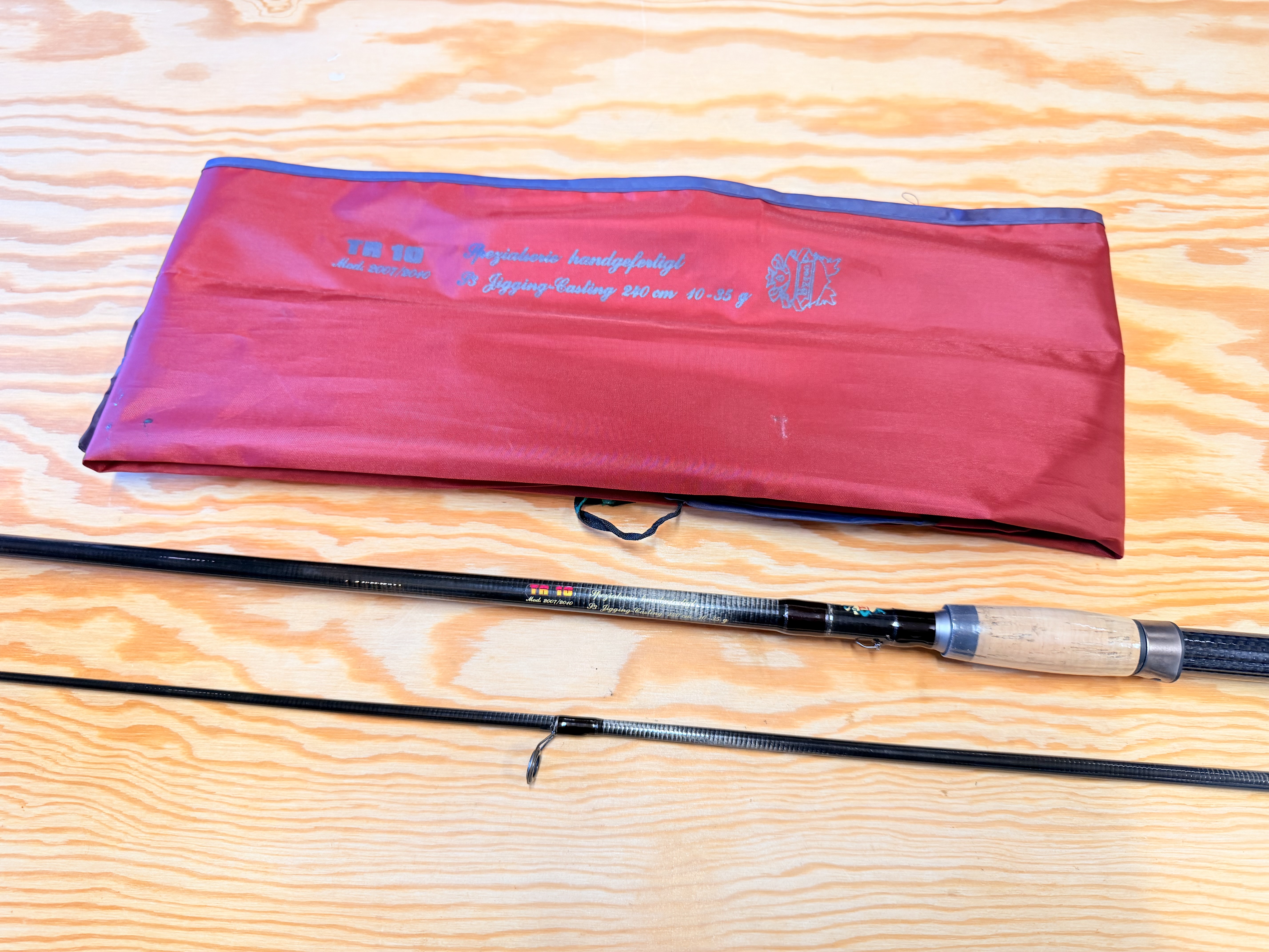 PŘÍVLAČOVÝ PRUT BYRON TR10 SPECIAL S3 JIGGING CASTING  / 2,4 m / 10-35 g 