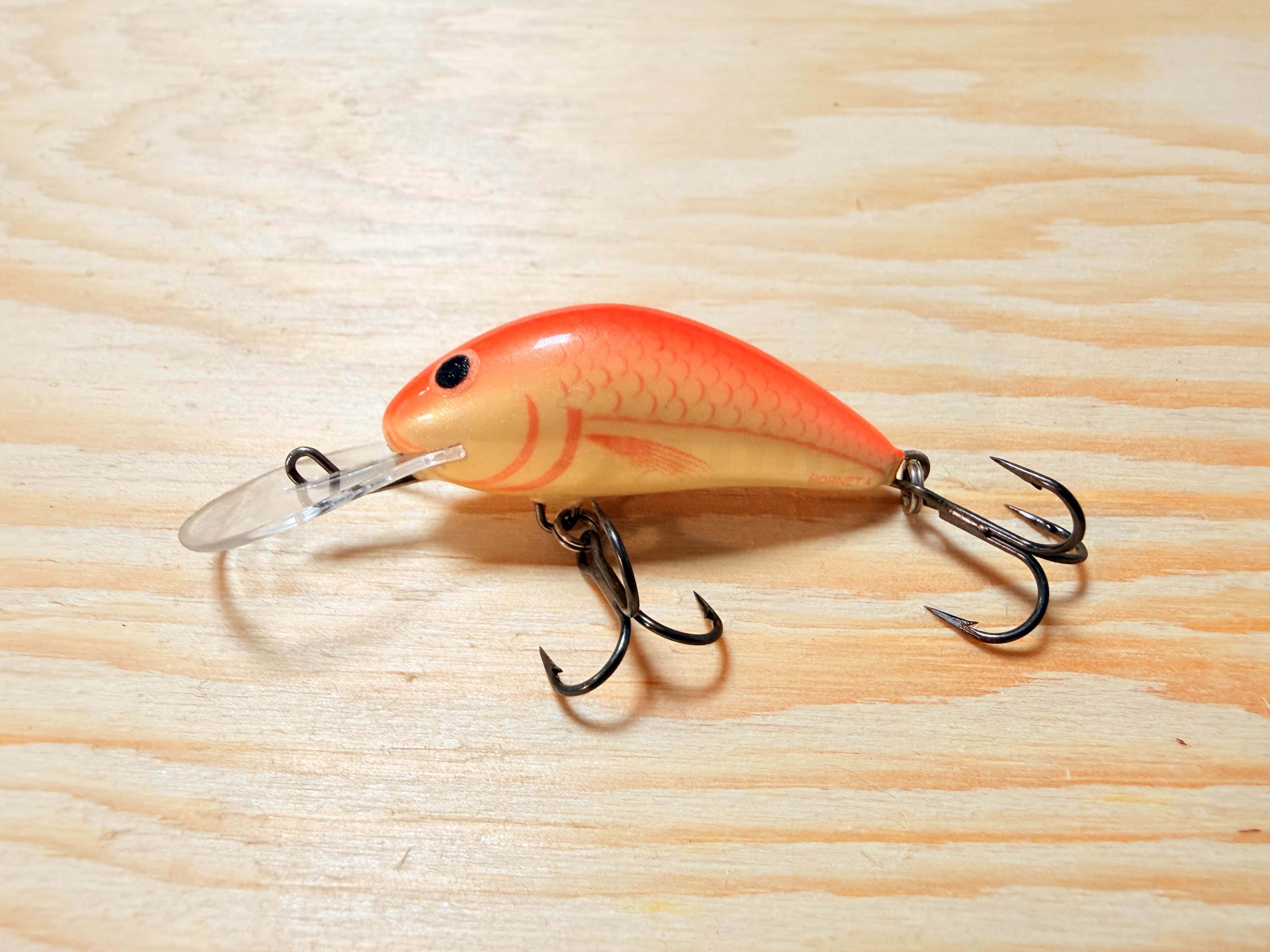 Wobler SALMO Hornet 4 F - UO  / 4 cm / 3 g / 1,2-2,0 m 
