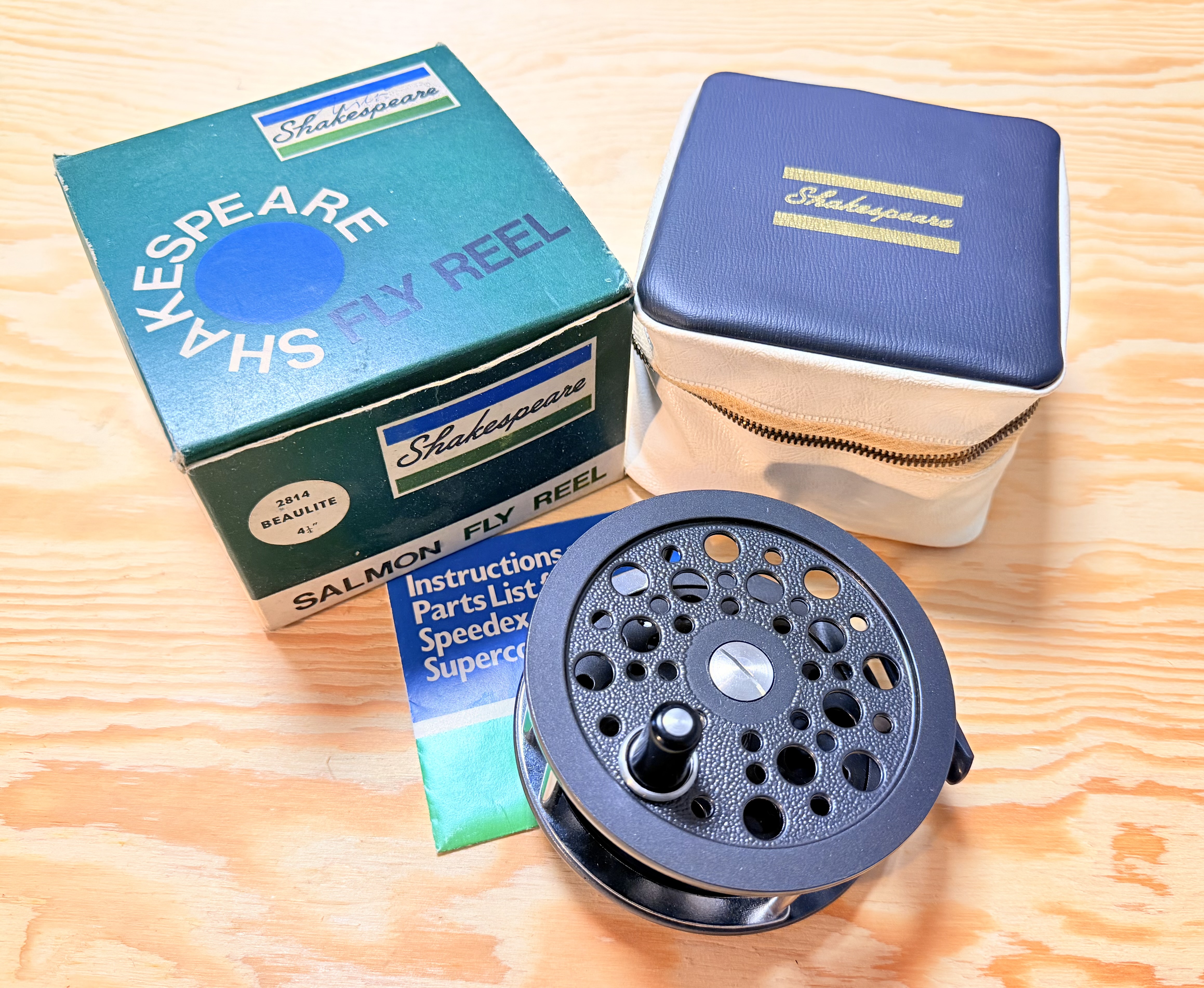 RETRO MUŠKAŘSKÝ NAVIJÁK SHAKESPEARE SALMON FLY 2814 