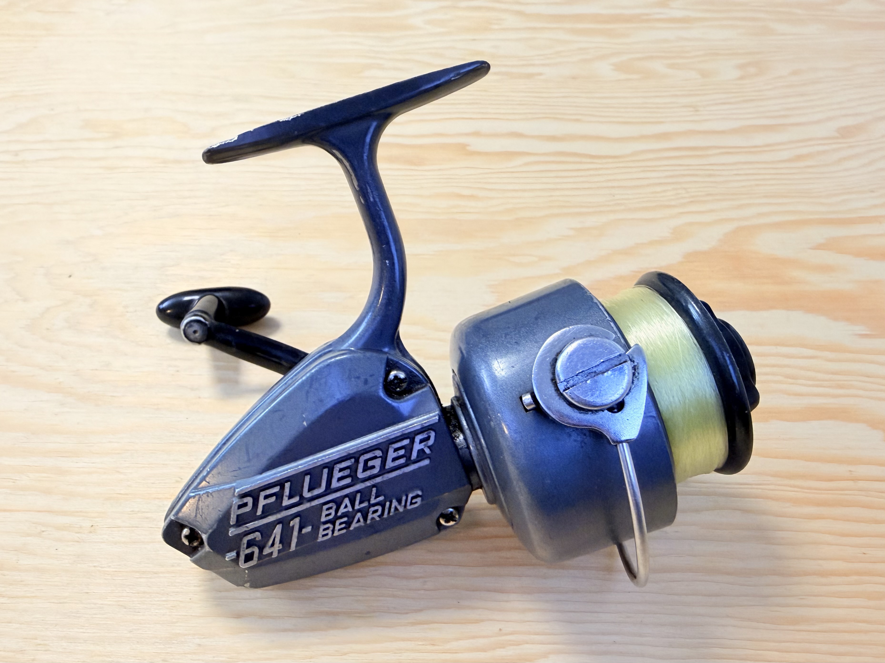 RETRO NAVIJÁK PFLUEGER BALL BEARING 641