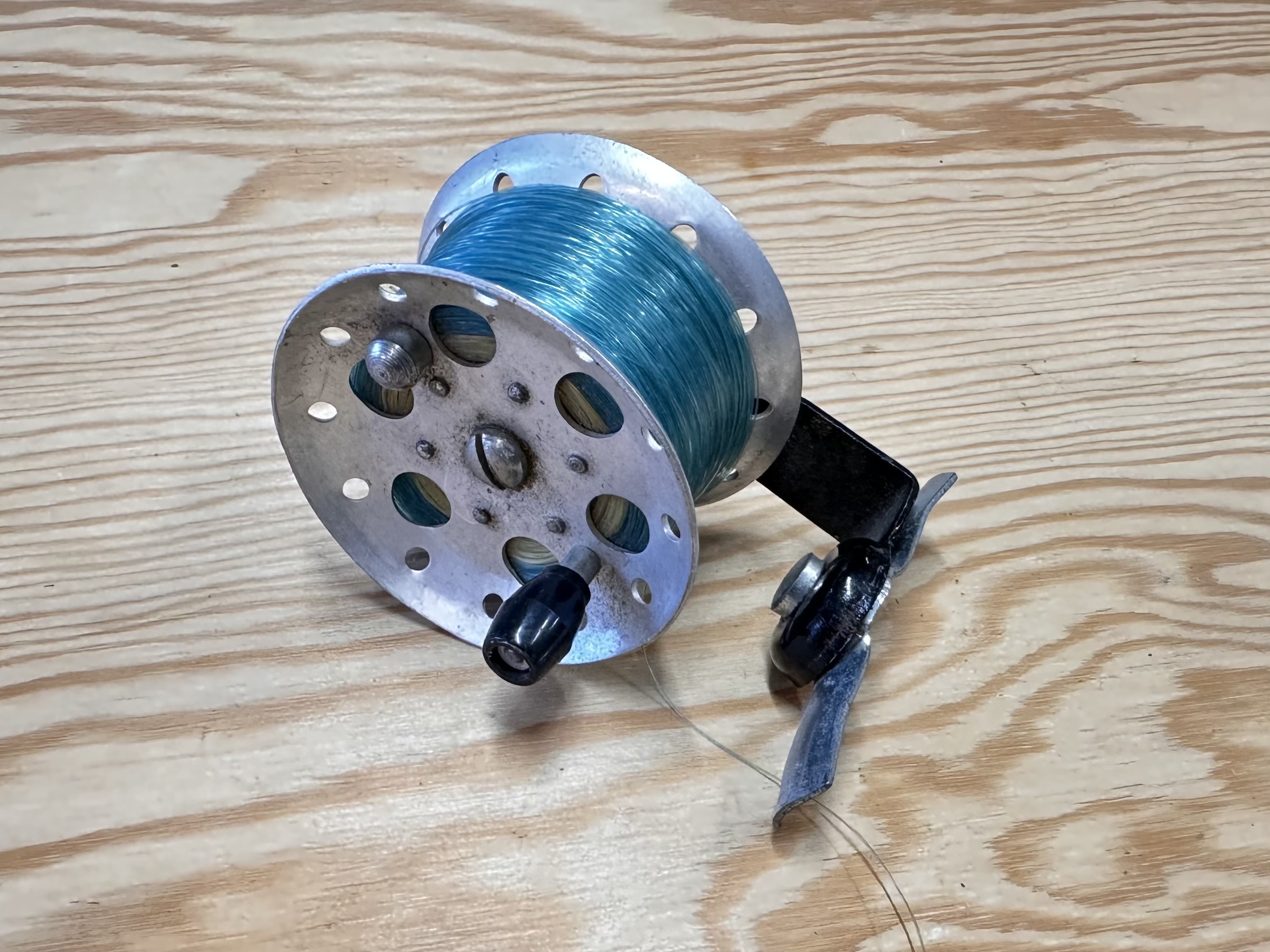RETRO NAVIJÁK POLOVRHACÍ OTOČNÝ 6,5 CM 