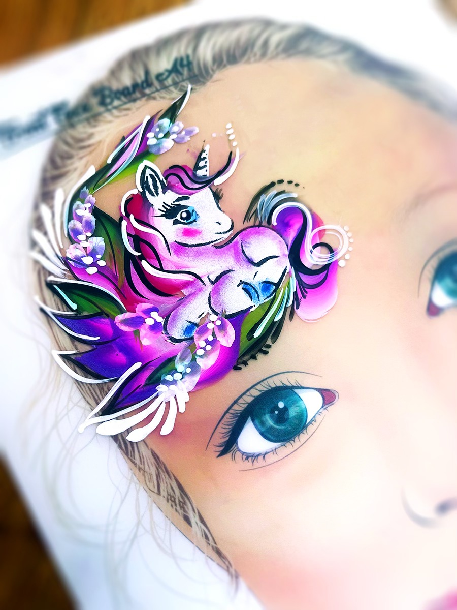 Luna magical unicorn