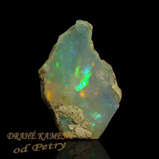 Drahý opál z Etiopie  25x16mm Váha: 1.90g
