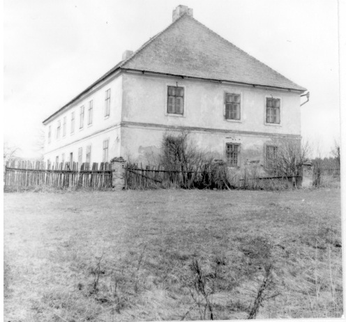 Obr.18. Sklárna Karlov, obytný dům v roce 1970, foto z archivu Musea Vysočiny 